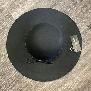 Black Sun Hat NWT